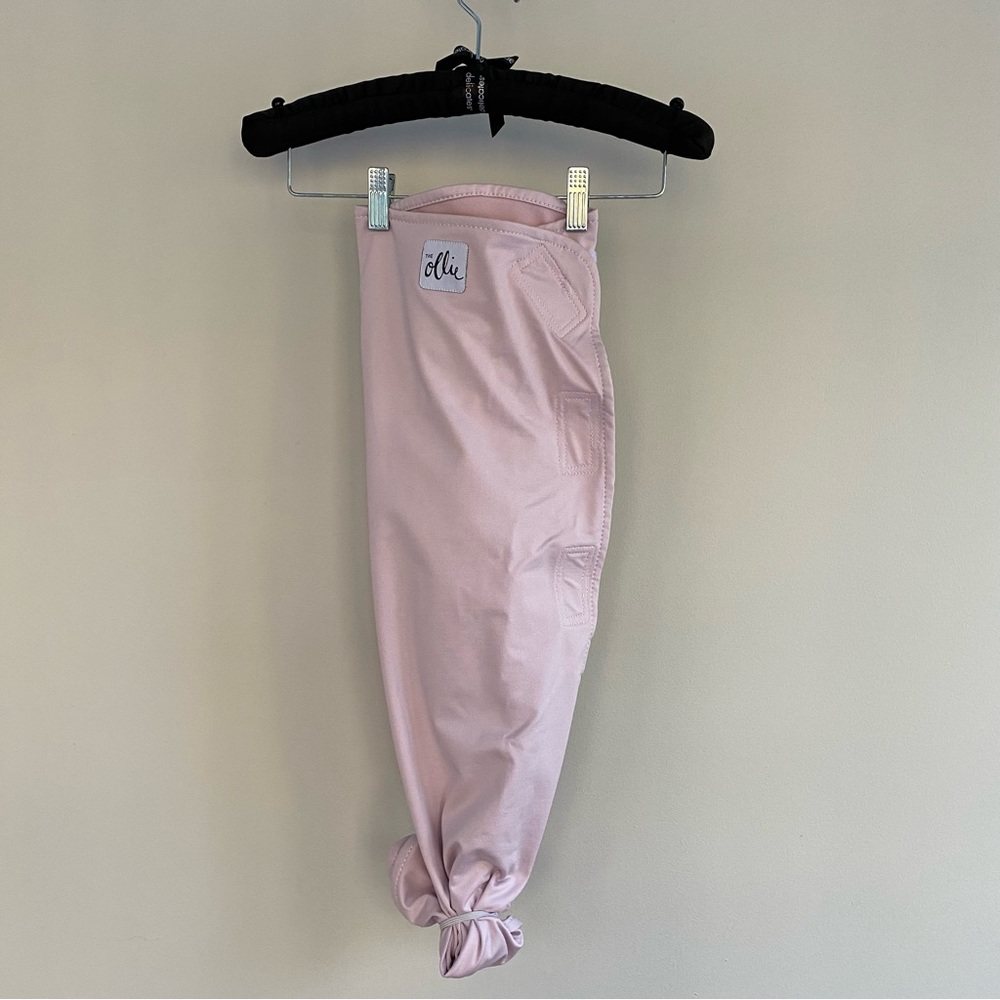 The Ollie Swaddle in blush pink